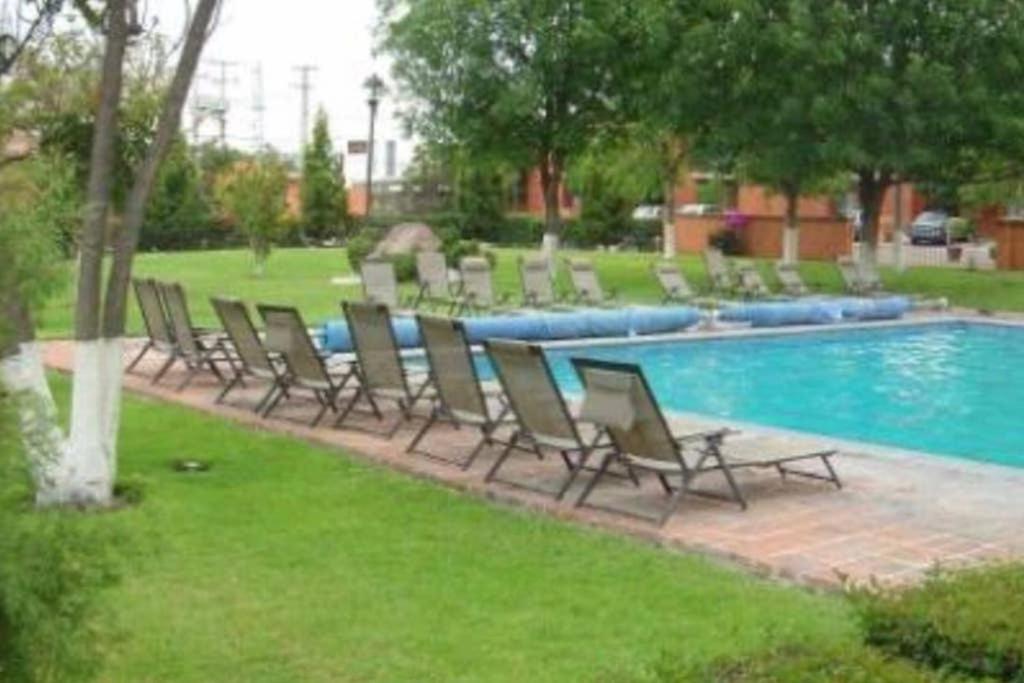 Amplia Suite Alberca Av Bernardo Quintana 12D Mendiola Exterior photo