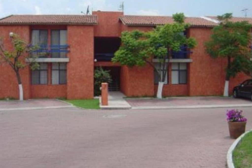 Amplia Suite Alberca Av Bernardo Quintana 12D Mendiola Exterior photo